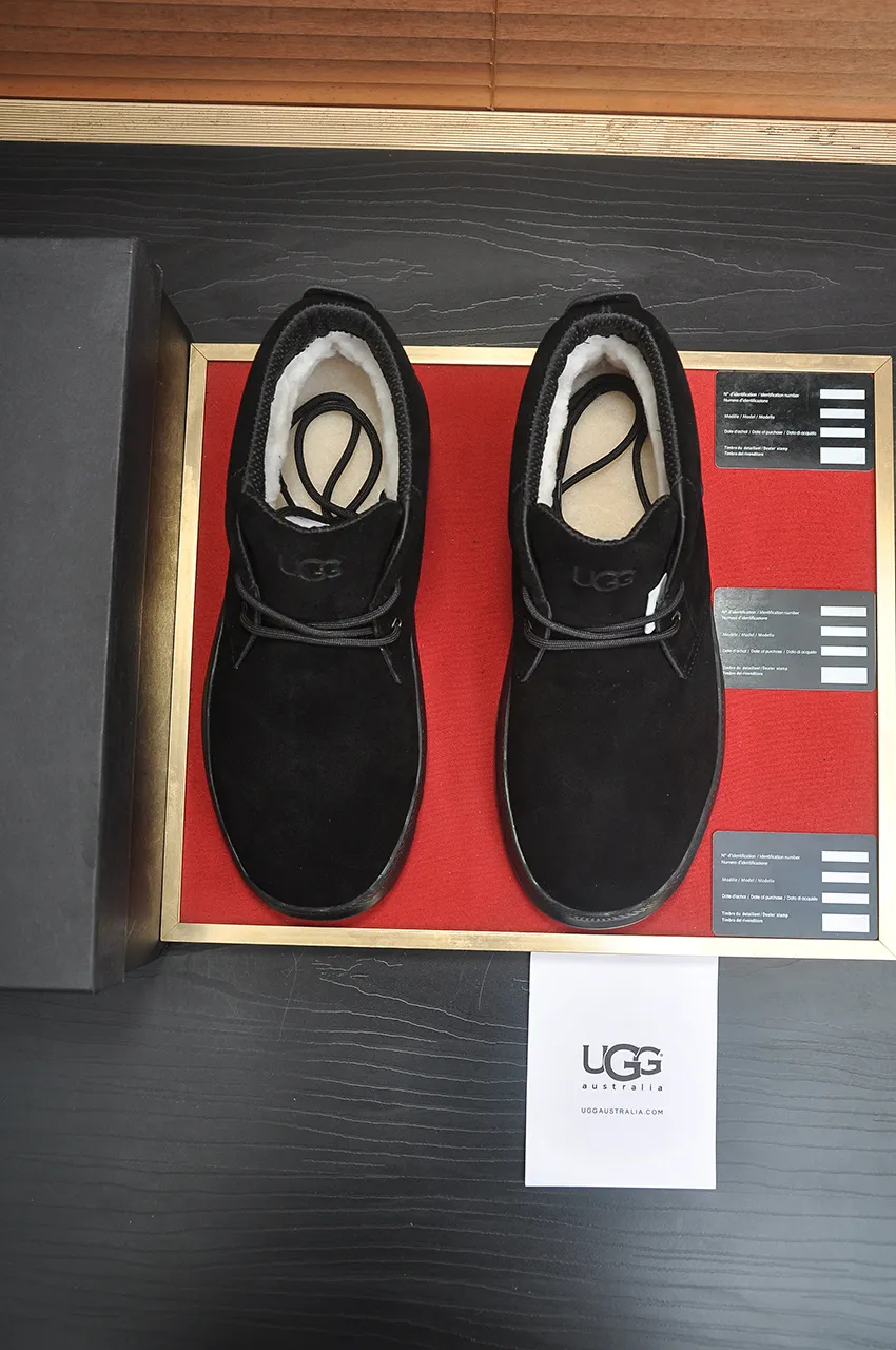 Men's shoes 💰500💶【UGG】(full genuine wool lining) Please pay attention to the quality of the original order and compare the thickness of the wool 🏮🏮Hot style Martin boots from Australia's warm luxury brand men's shoes, official website synchronization, Beckham men's style..., made of imported top-layer waxed cowhide, waxed toe, Australian real wool velvet lining Carefully sewn...Imported rubber Martin boots outsole (comfortable, soft and wear-resistant). I really like the quality...Exquisite workmanship, you can't put it down once you see it. Code number 39-44